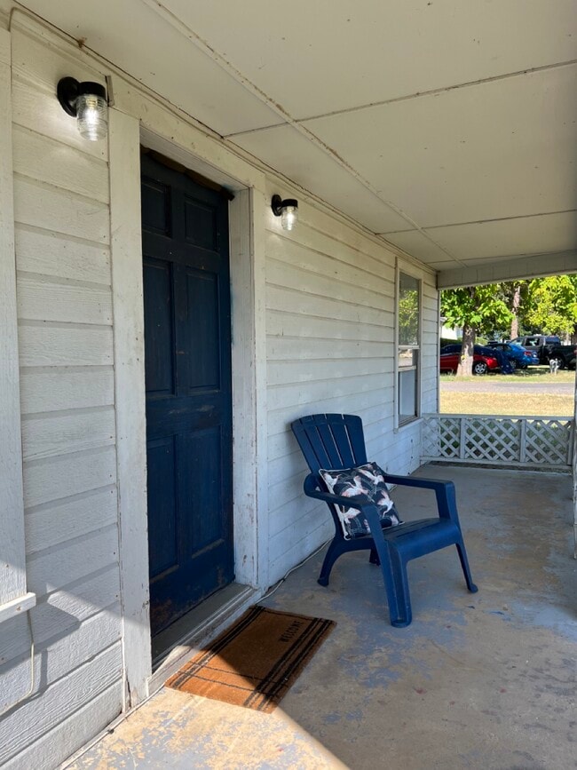 501 W Elm St in Collinsville, TX - Building Photo - Building Photo