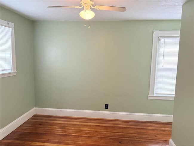 293 Sutton Ave in East Providence, RI - Building Photo - Building Photo