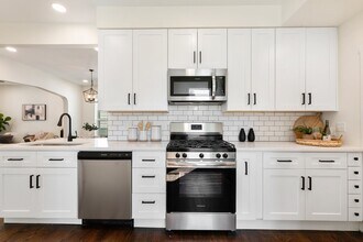 227 N Walnut St in Colorado Springs, CO - Building Photo - Building Photo