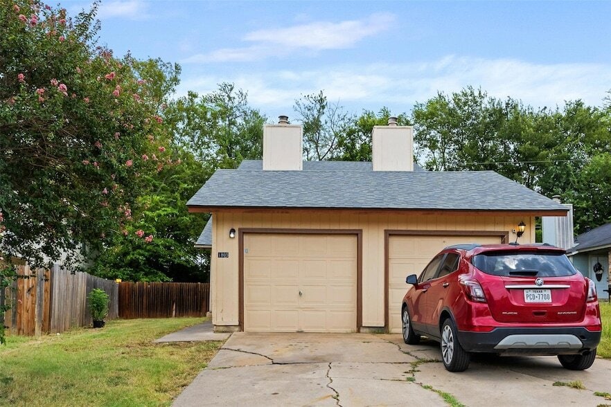 1805 Rawhide Loop, Unit 1807 in Round Rock, TX - Foto de edificio