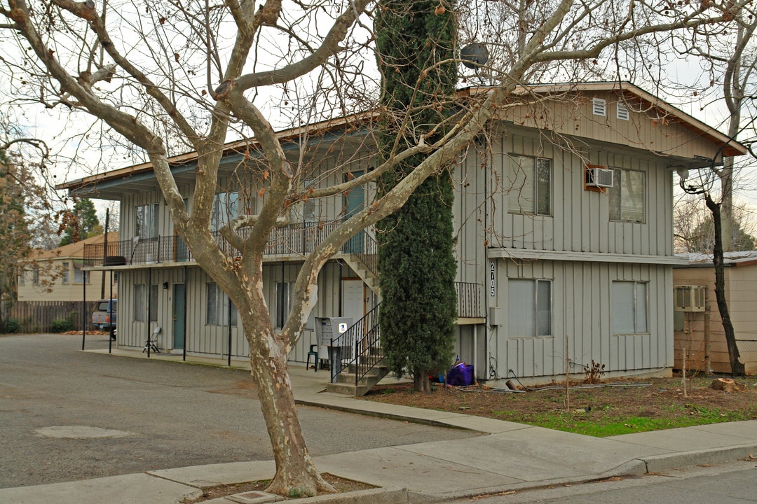 2705-2705 Akard Ave in Redding, CA - Building Photo