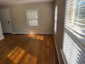 379 N Roosevelt Ave in Columbus, OH - Building Photo - Building Photo