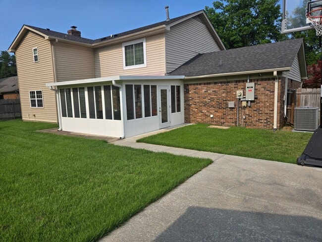 2059 Hampton Hill Dr in Memphis, TN - Building Photo - Building Photo
