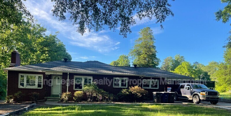 705 Ontario St in Winston-Salem, NC - Building Photo
