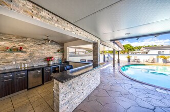 490 W 33rd Pl in Hialeah, FL - Building Photo - Building Photo