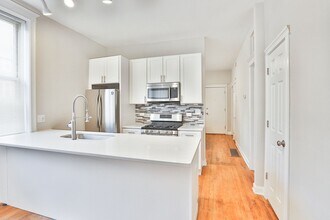 2221 W Le Moyne St in Chicago, IL - Building Photo - Building Photo