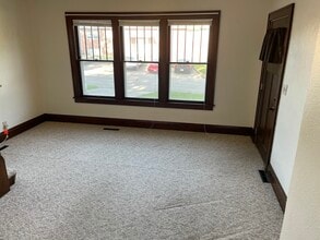 506 S 4th St, Unit 506.5 in Knoxville, IA - Building Photo - Building Photo