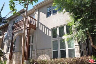 6010 S Celedon Creek in Los Angeles, CA - Building Photo - Building Photo