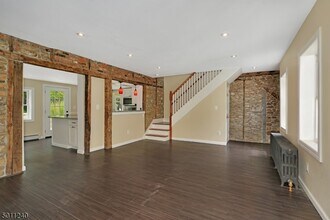 619 S Main St in Greenwich Township, NJ - Building Photo - Building Photo