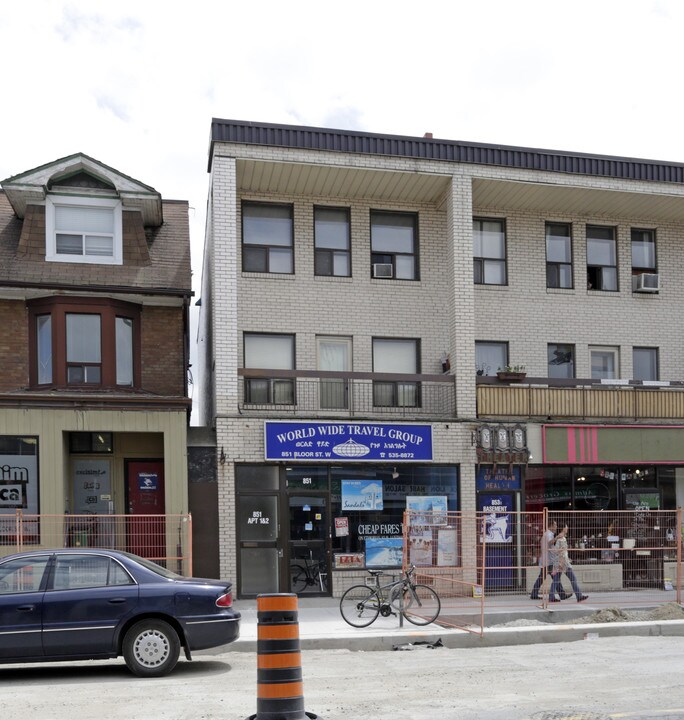 851-857 Bloor Street in Toronto, ON - Building Photo