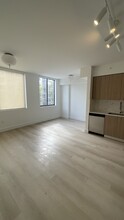 2510 NE 182nd St, Unit S1 in Miami, FL - Building Photo - Building Photo