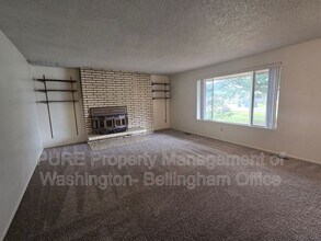 3366 Cherrywood Ave in Bellingham, WA - Building Photo - Building Photo