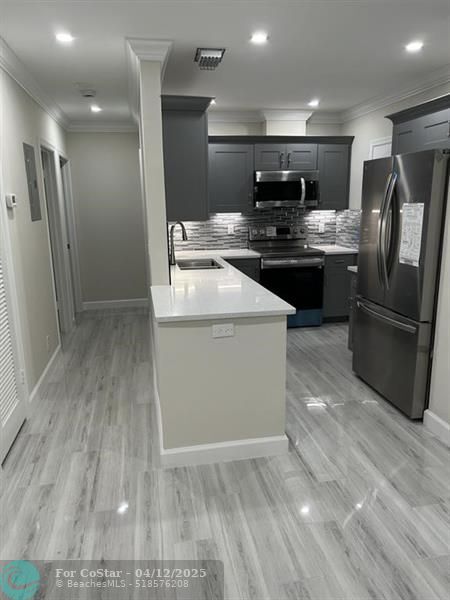 2210 NE 56th Pl in Fort Lauderdale, FL - Building Photo