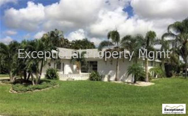 1729 SE 39th St in Cape Coral, FL - Building Photo - Building Photo