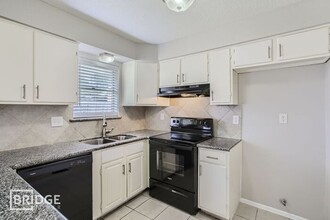 11319 Angelique Dr in Houston, TX - Building Photo - Building Photo