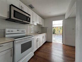 1334 SW 1st St in Miami, FL - Building Photo