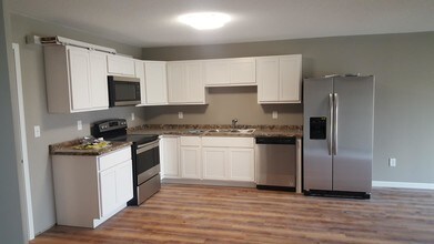 301 7th Ave-Unit -205 in Pelican Rapids, MN - Building Photo - Building Photo