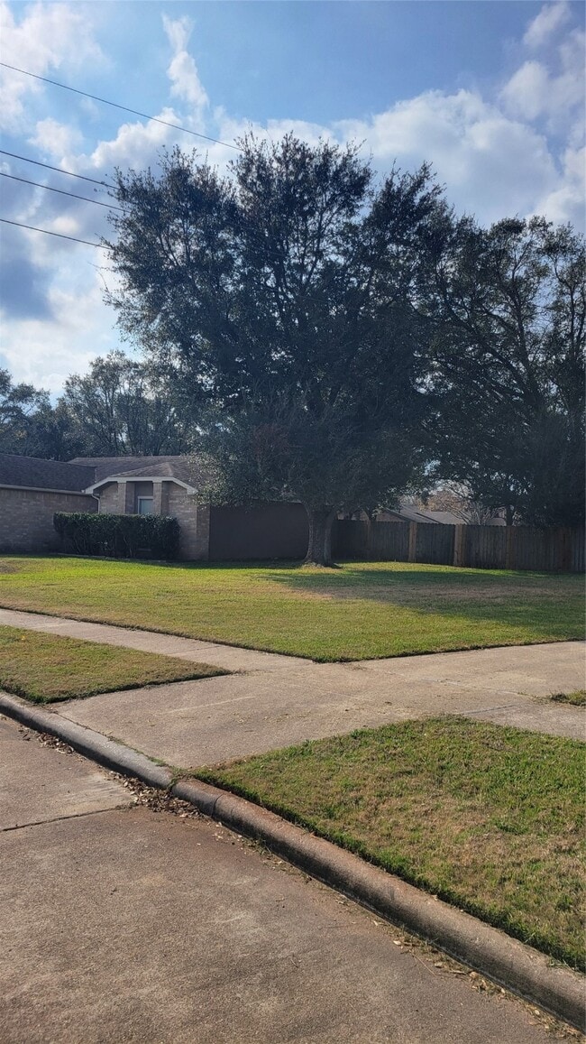 property at 2906 Whetrock Ln