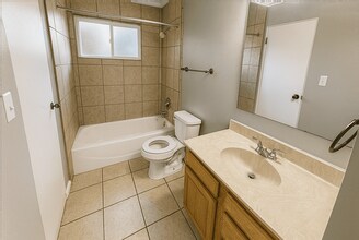 4067 Klepinger Rd in Dayton, OH - Building Photo - Building Photo