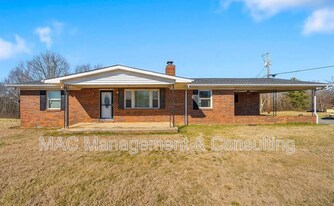 4680 S Grundy Quarles Hwy in Bloomington Springs, TN - Building Photo