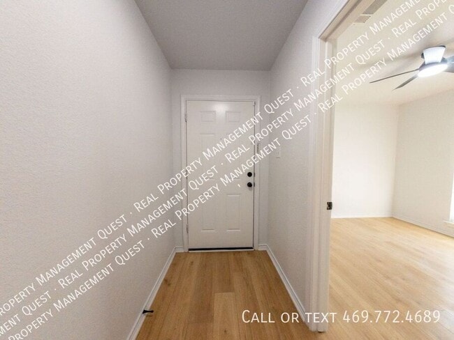 1224 Mockingbird Ln in Desoto, TX - Building Photo - Building Photo