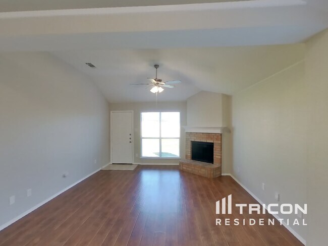 745 Buffalo Springs Dr in Fort Worth, TX - Building Photo - Building Photo