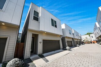 608 Thornton Rd in Houston, TX - Building Photo - Building Photo