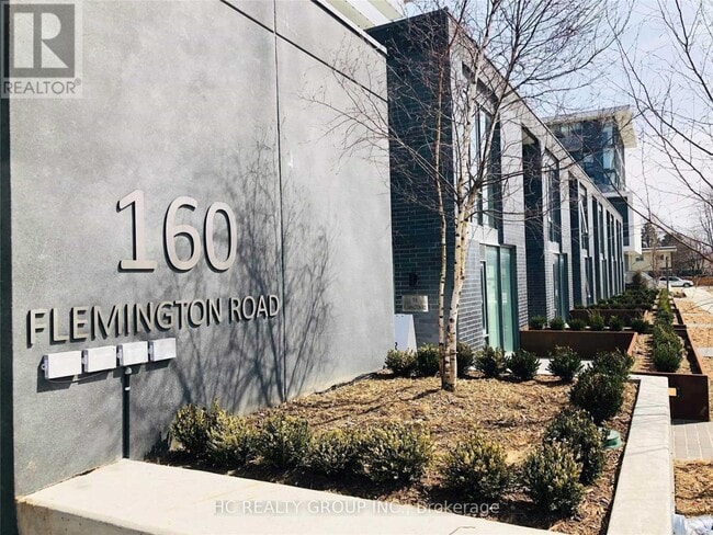 160 Flemington Rd in Toronto, ON - Building Photo - Building Photo