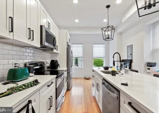 721 N 40th St, Unit 3 in Philadelphia, PA - Foto de edificio - Building Photo