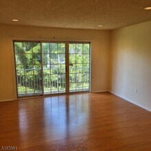219 Rachel Ct in Franklin Township, NJ - Building Photo - Building Photo