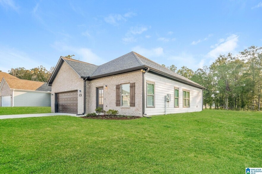 142 Kings Wy in Jasper, AL - Building Photo