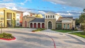 10148 Culebra Rd in San Antonio, TX - Building Photo