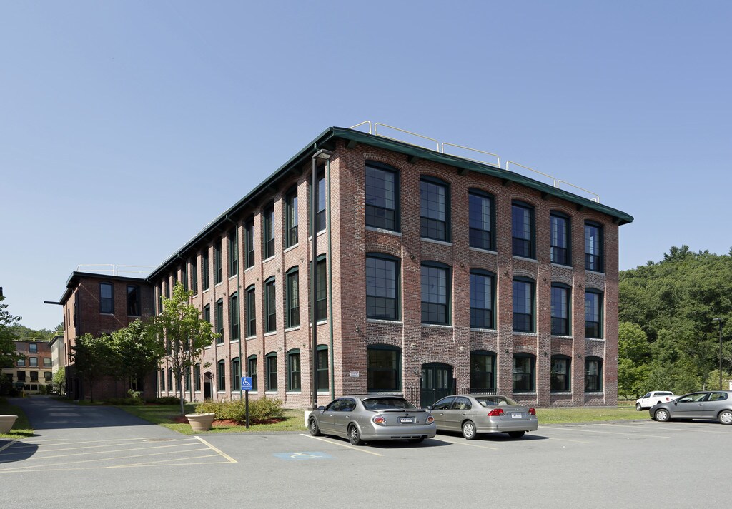 Riverside Commons Apartments in Fitchburg, MA