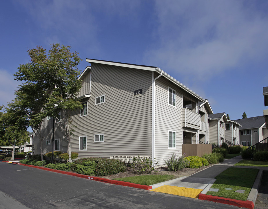 Vizcaya Apartments in Santa Maria, CA - Building Photo