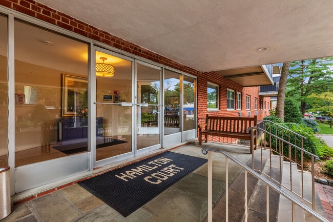 Hamilton Court Apartments