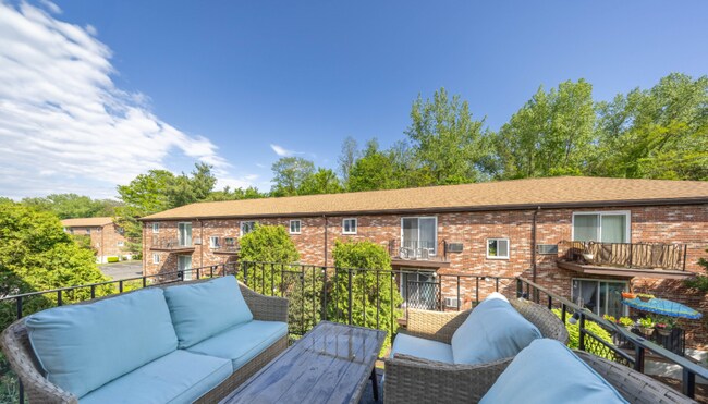 31 Westgate Rd, Unit 5 in Boston College, MA - Building Photo - Building Photo