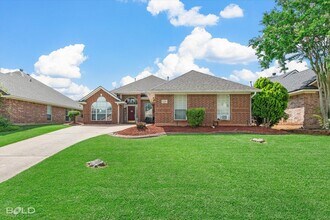 2319 Windsor Ct in Bossier City, LA - Building Photo - Building Photo