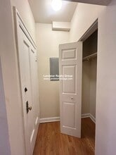 1313 W Touhy Ave, Unit 1W in Chicago, IL - Building Photo - Building Photo