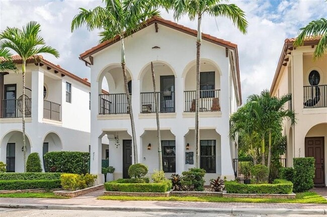 8315 NW 38th St in Pembroke Pines, FL - Building Photo - Building Photo