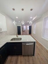 6017 Vine St in Philadelphia, PA - Foto de edificio - Building Photo