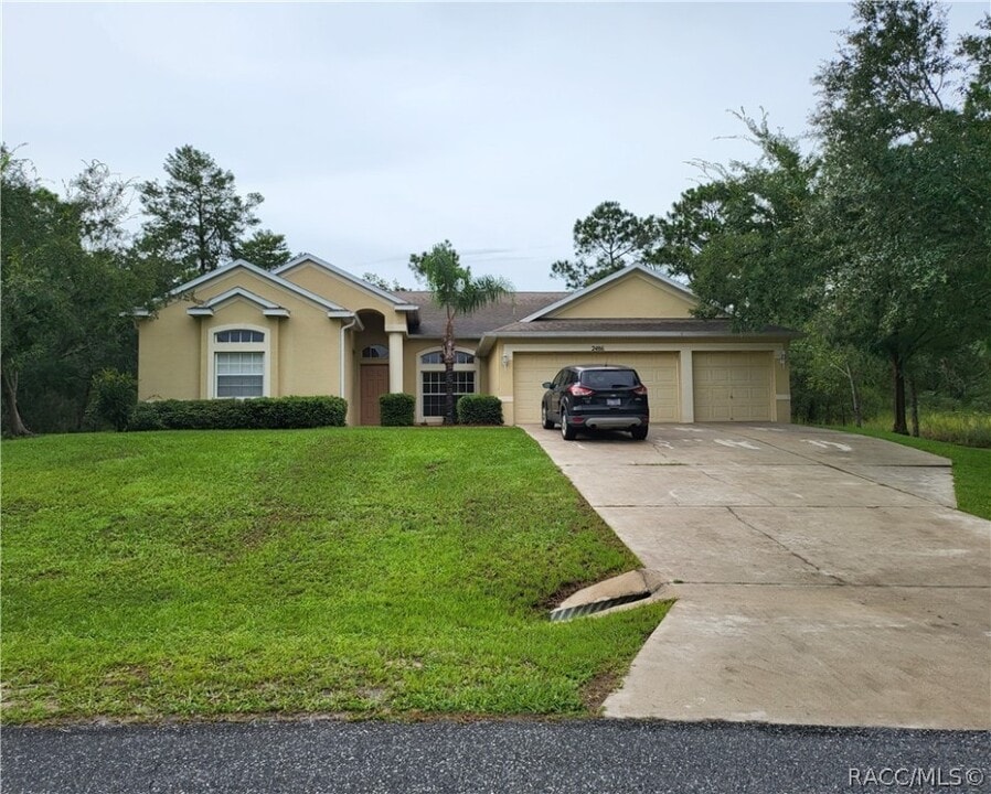 2486 W Swanson Dr in Citrus Springs, FL - Building Photo
