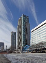 Equinox 1 in Toronto, ON - Building Photo