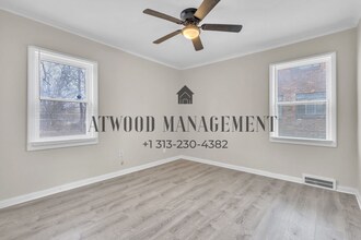 This beautifully updated 3-bedroom, 1-bath single-family home is ready for move-in!, Unit 06101 in Detroit, MI - Foto de edificio - Building Photo