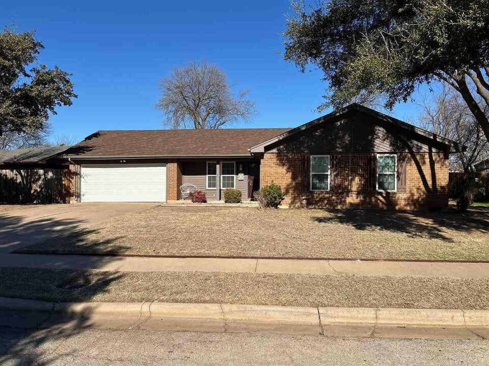 5204 Blue Ridge Dr in Wichita Falls, TX - Building Photo