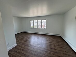 164 Eagle St, Unit 2nd floor in North Arlington, NJ - Foto de edificio - Building Photo