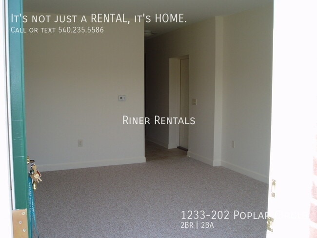 1233 Poplar Cir in Harrisonburg, VA - Building Photo - Building Photo