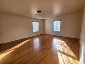 354 Ferson Ave in Iowa City, IA - Building Photo - Building Photo