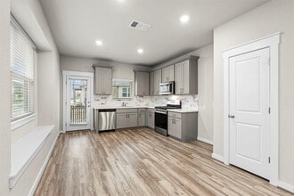 17200 Leafroller Dr in Pflugerville, TX - Building Photo - Building Photo