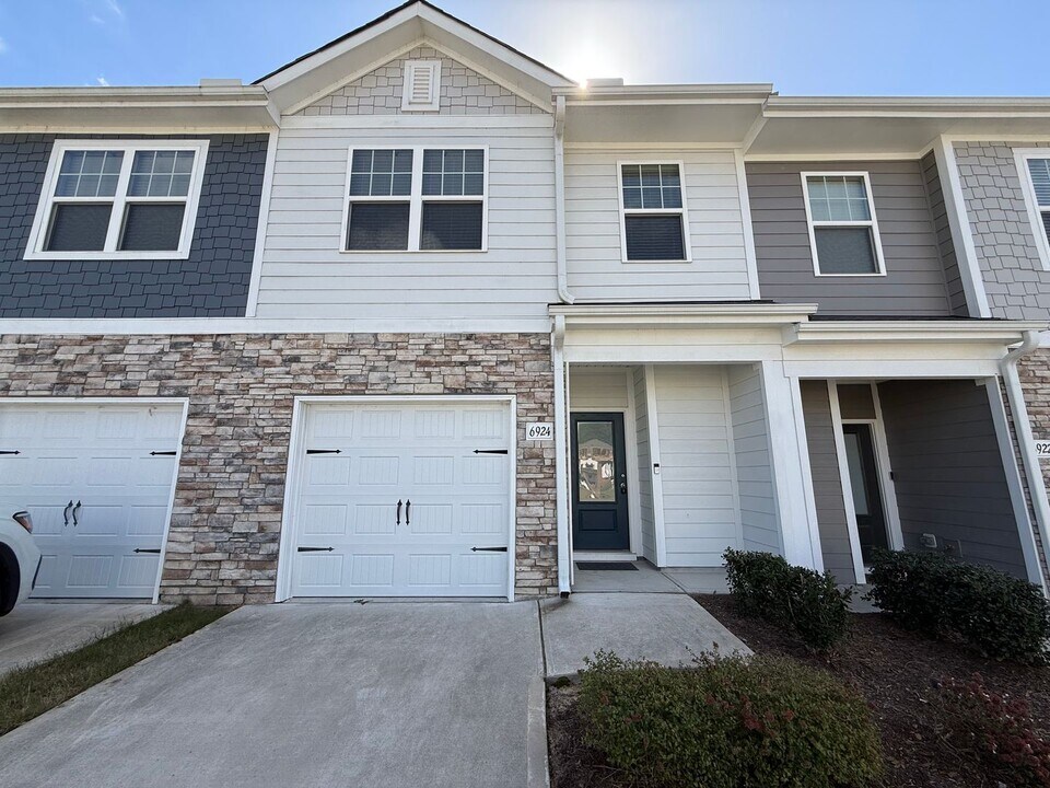6924 Thalweg Dr in Raleigh, NC - Building Photo