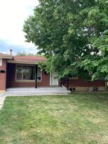 1180 S Eaton Ct in Lakewood, CO - Building Photo